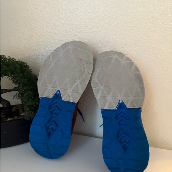 Hoka Men's Mach 3  Athletic Shoes - Vibrant Red and Blue - Picture 9 of 12